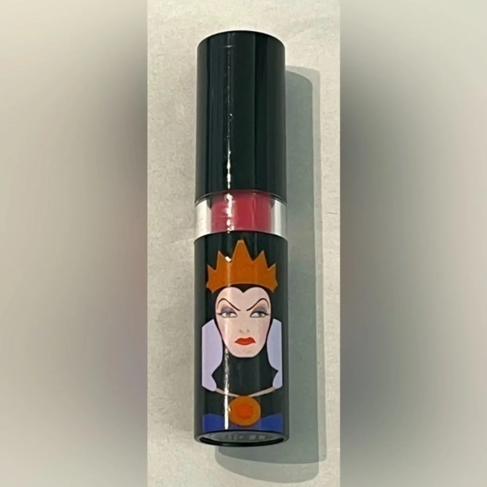 DISNEY EVIL QUEEN LIPSTICK BRAND NEW